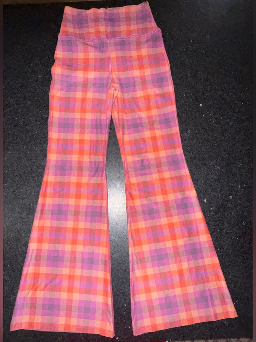 BEYOND YOGA Caught In The Midi High-Waisted
Leggings Plaid Chai Winter
Check M